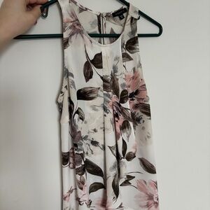 Sleeveless dynamite floral blouse